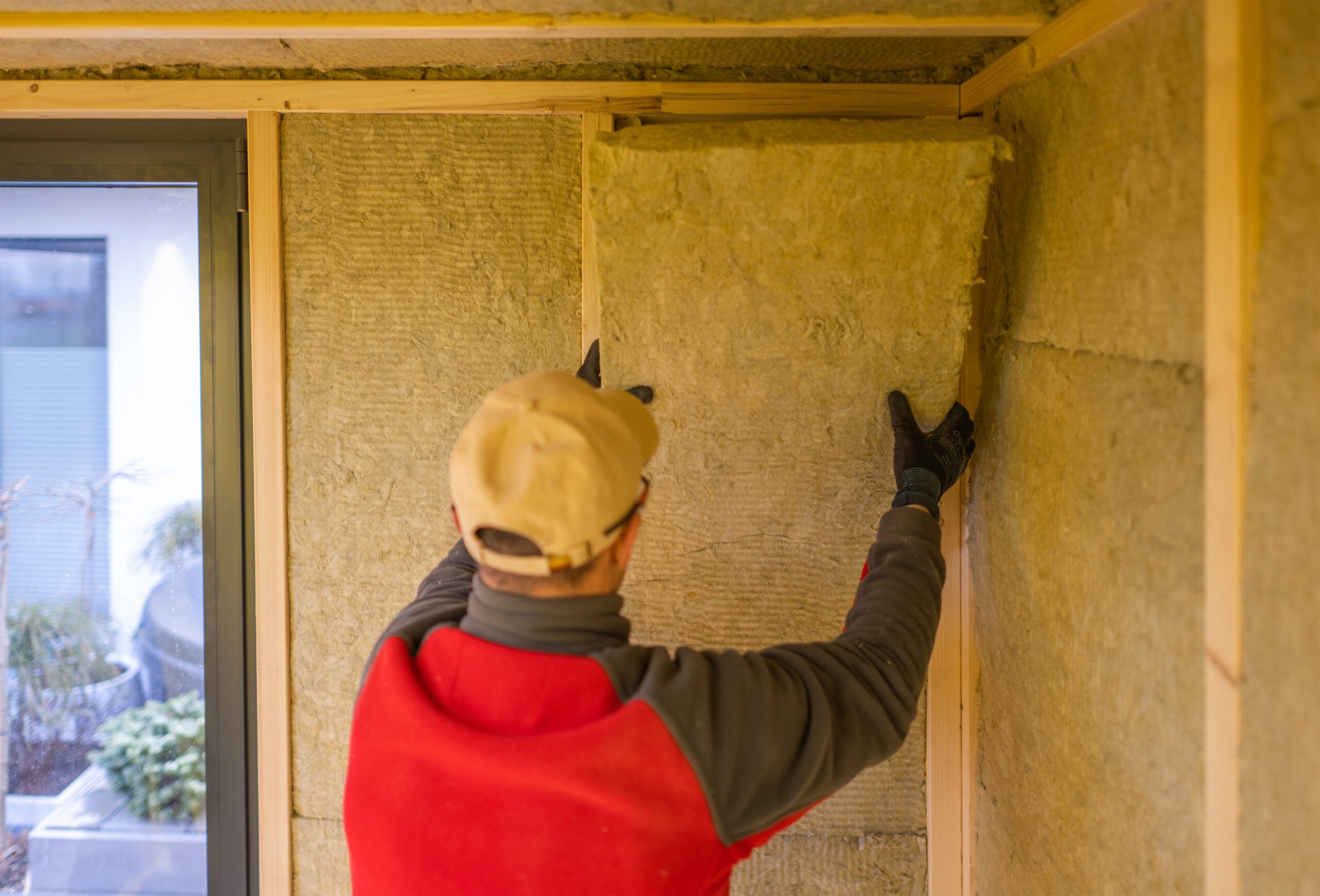 Three Reasons You Shouldn’t Try to Install Your Own Home Insulation