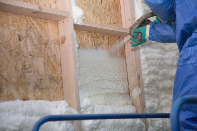 Why You Should Leave Insulating to Insulation Contractors