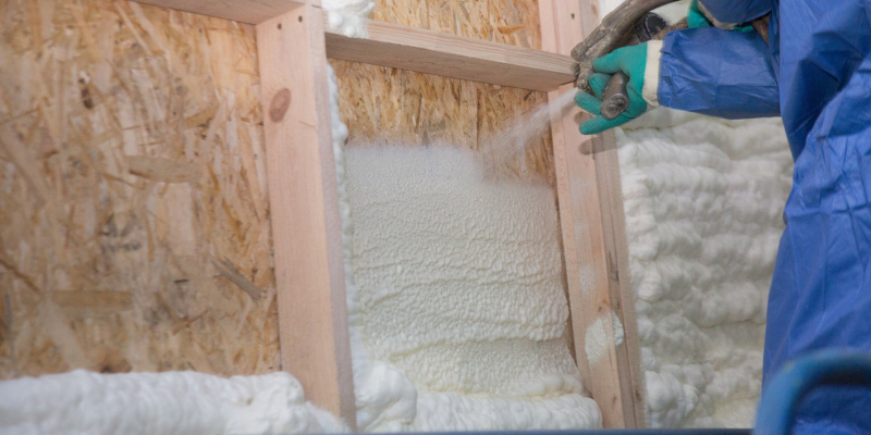 Why You Should Leave Insulating to Insulation Contractors